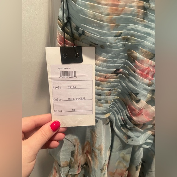 Mac Duggal floral print asymmetrical hem dress - NWT - unable to return. - Picture 4 of 5